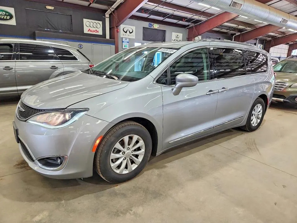 2019 Chrysler Pacifica Touring L
